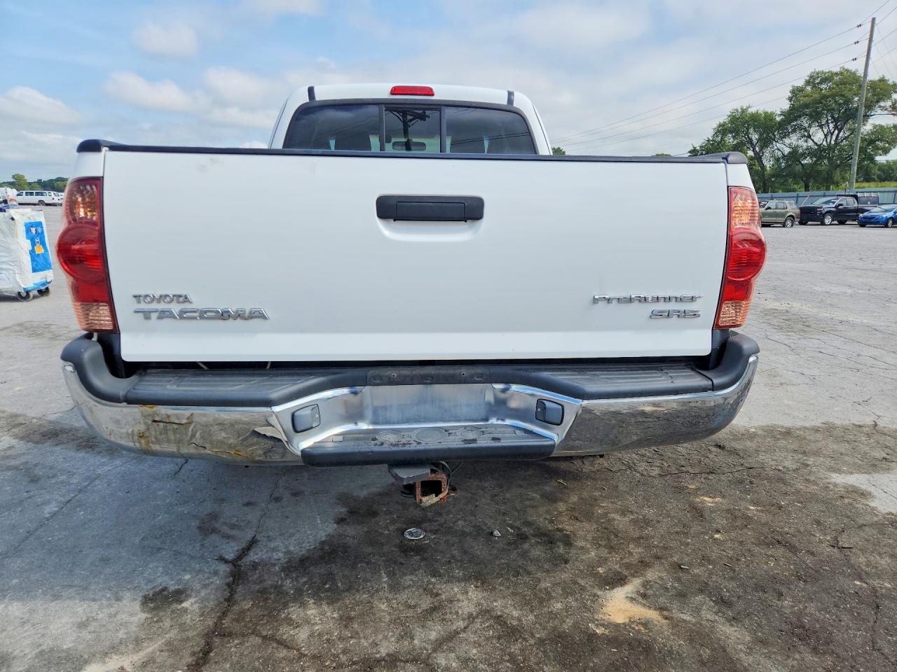 2007 Toyota Tacoma Base White vin: 5TETX22N17Z355122