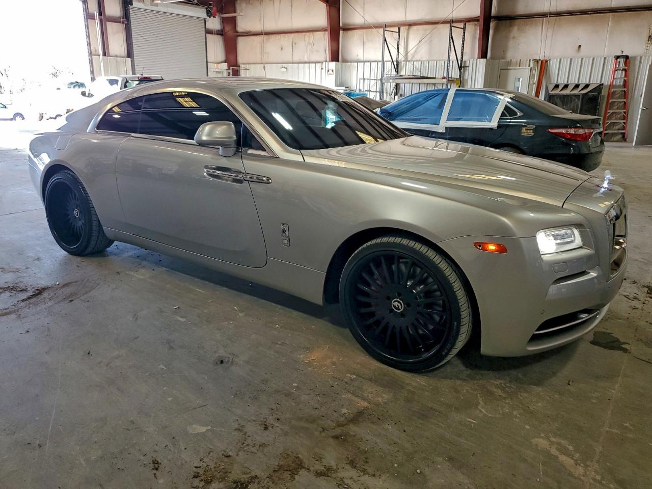 2014 Rolls-royce Wraith Silver vin: SCA665C57EUX84259