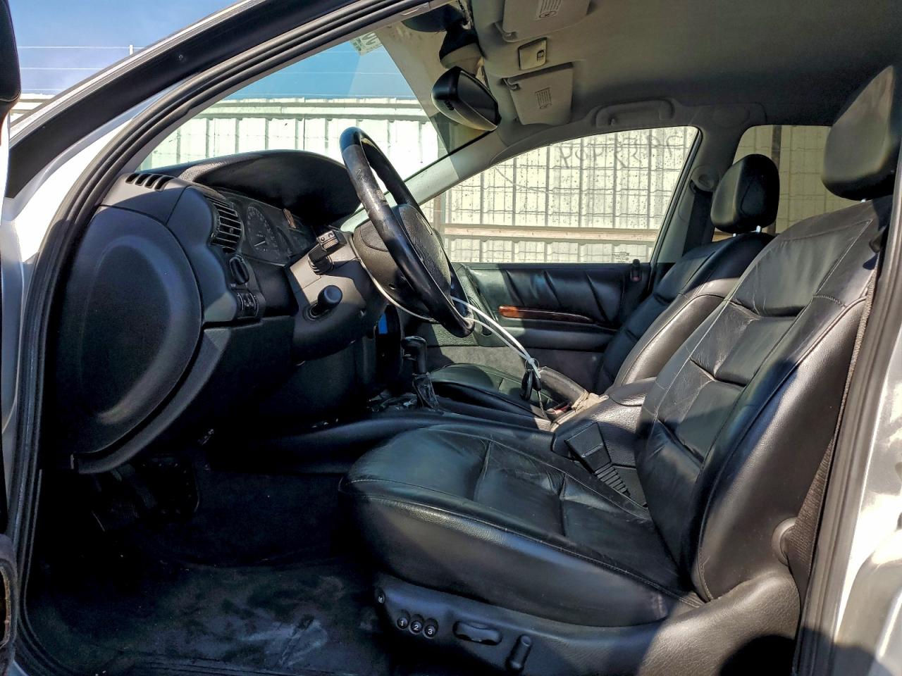 1998 Cadillac Catera Silver vin: W06VR52R8WR070324