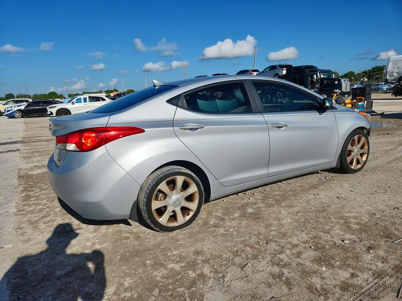 2012 Hyundai Elantra Limited Silver vin: 5NPDH4AE9CH139482