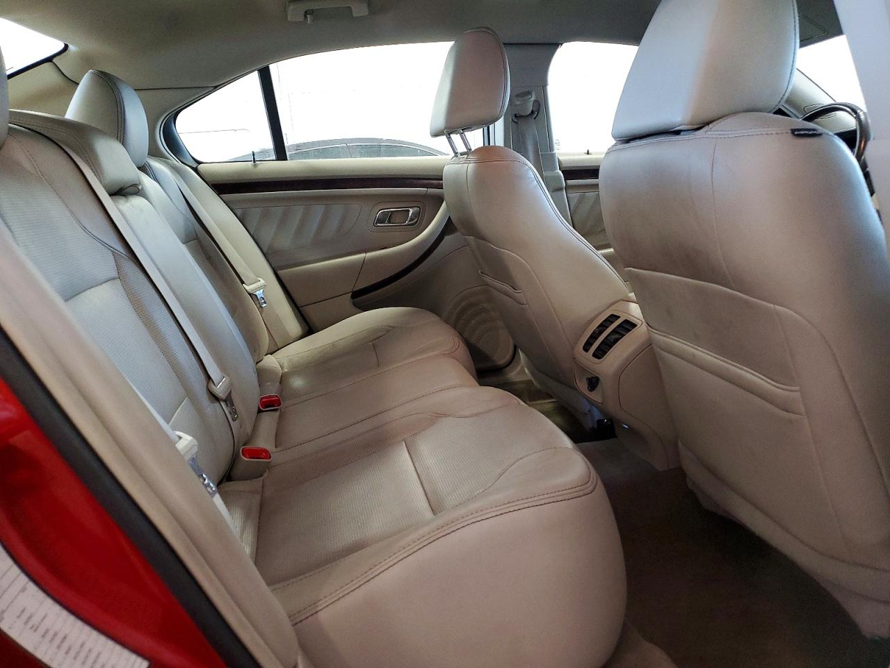 2012 Ford Taurus Limited Red vin: 1FAHP2FW1CG103628