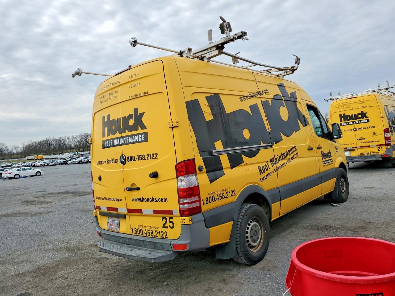 2011 Mercedes-benz Sprinter 2500 Yellow vin: WD3PE7CC9B5584817