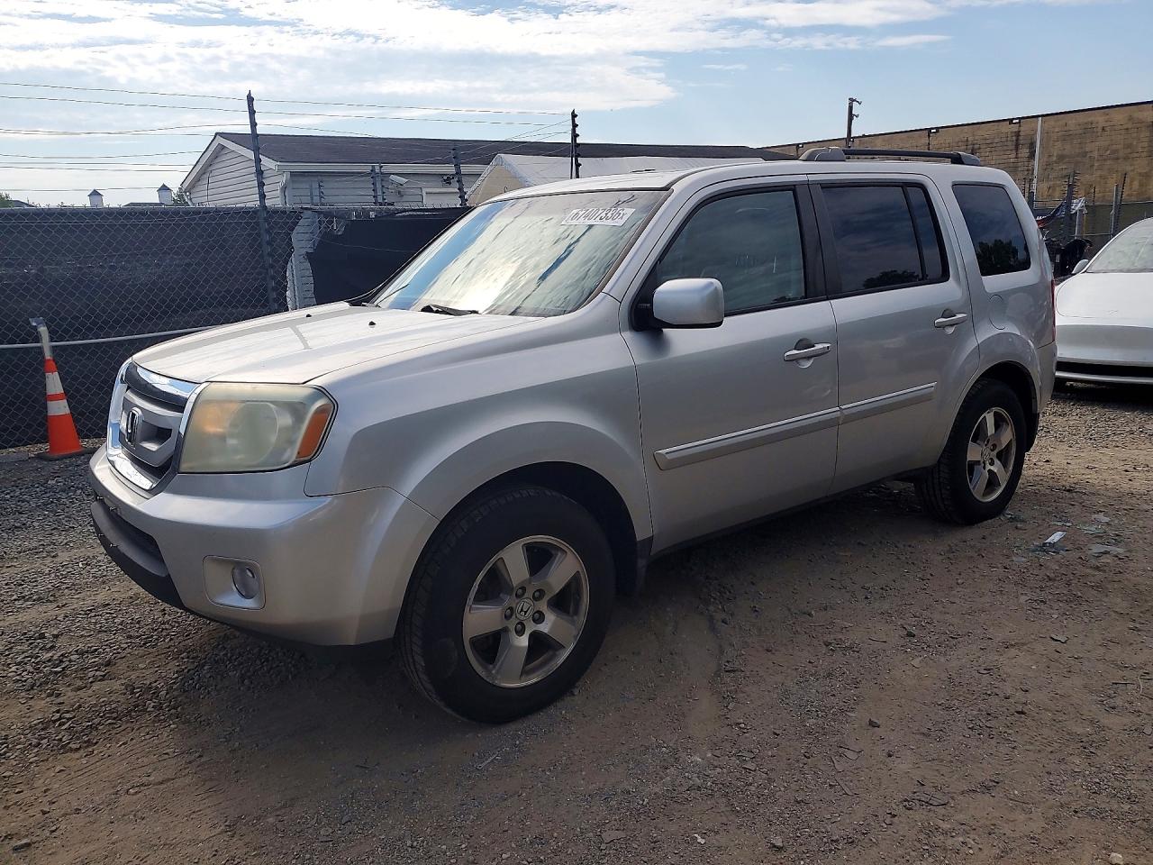 2011 Honda Pilot Exln Silver vin: 5FNYF4H70BB001700
