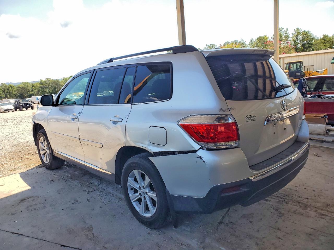2013 Toyota Highlander Base Silver vin: 5TDBK3EH1DS277116