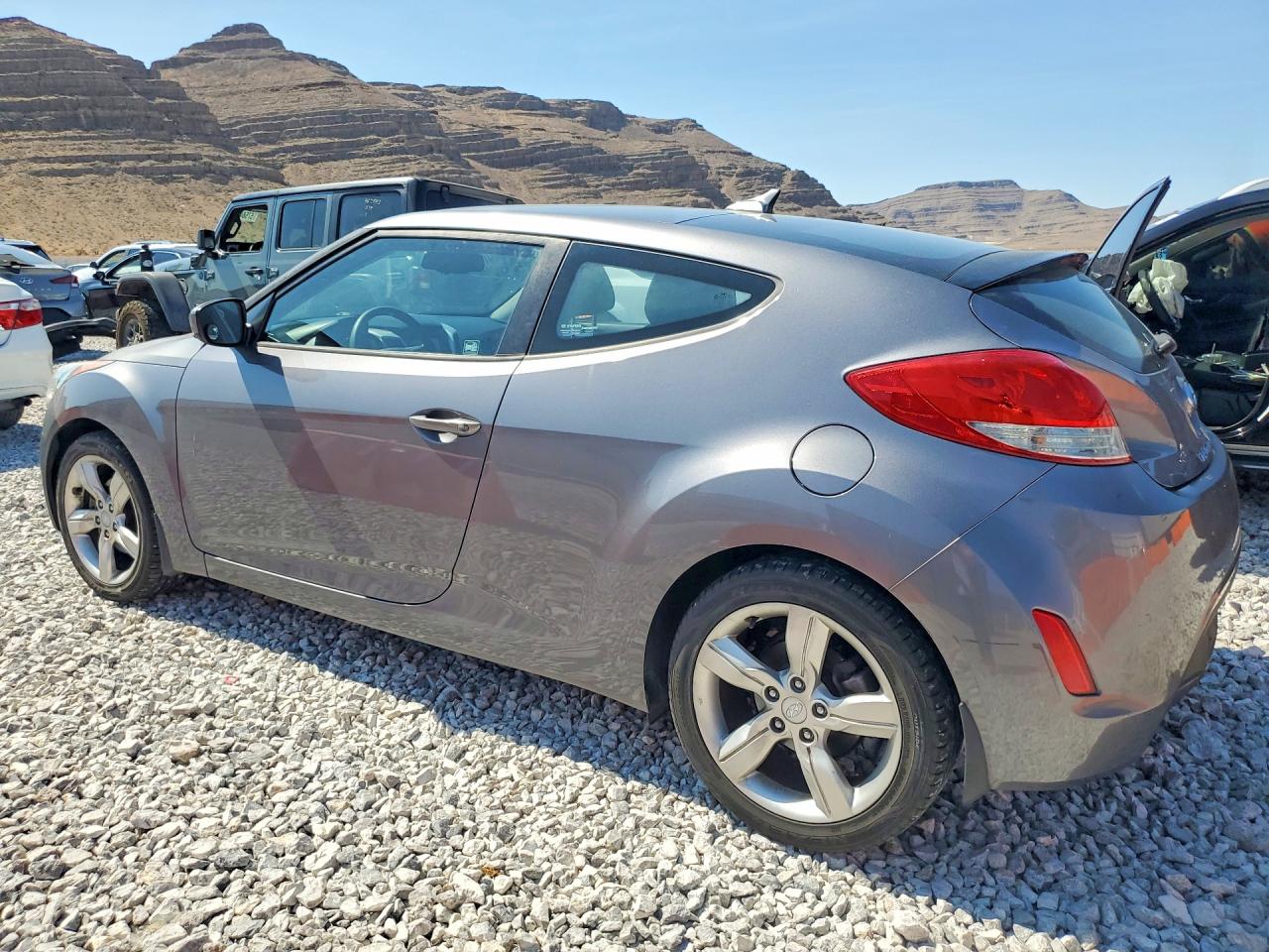 2013 Hyundai Veloster Base Gray vin: KMHTC6AD4DU170154
