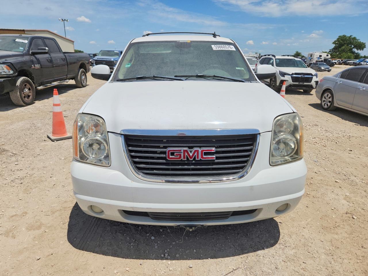2007 Gmc Yukon White vin: 1GKFC13J67R128880