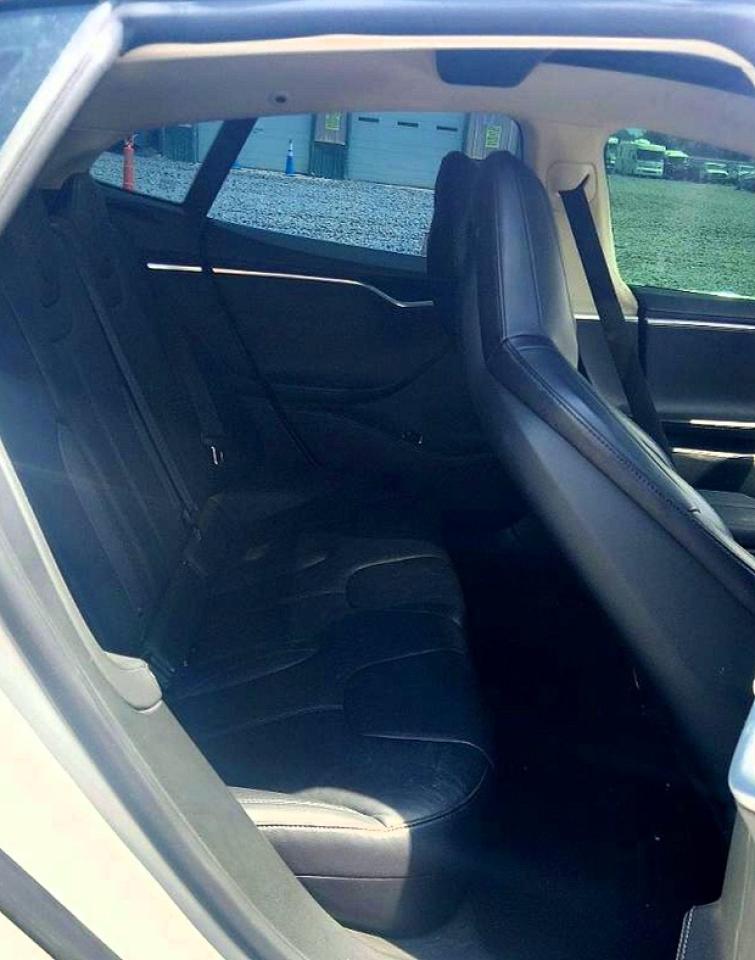 2014 Tesla Model S Silver vin: 5YJSA1H17EFP49928
