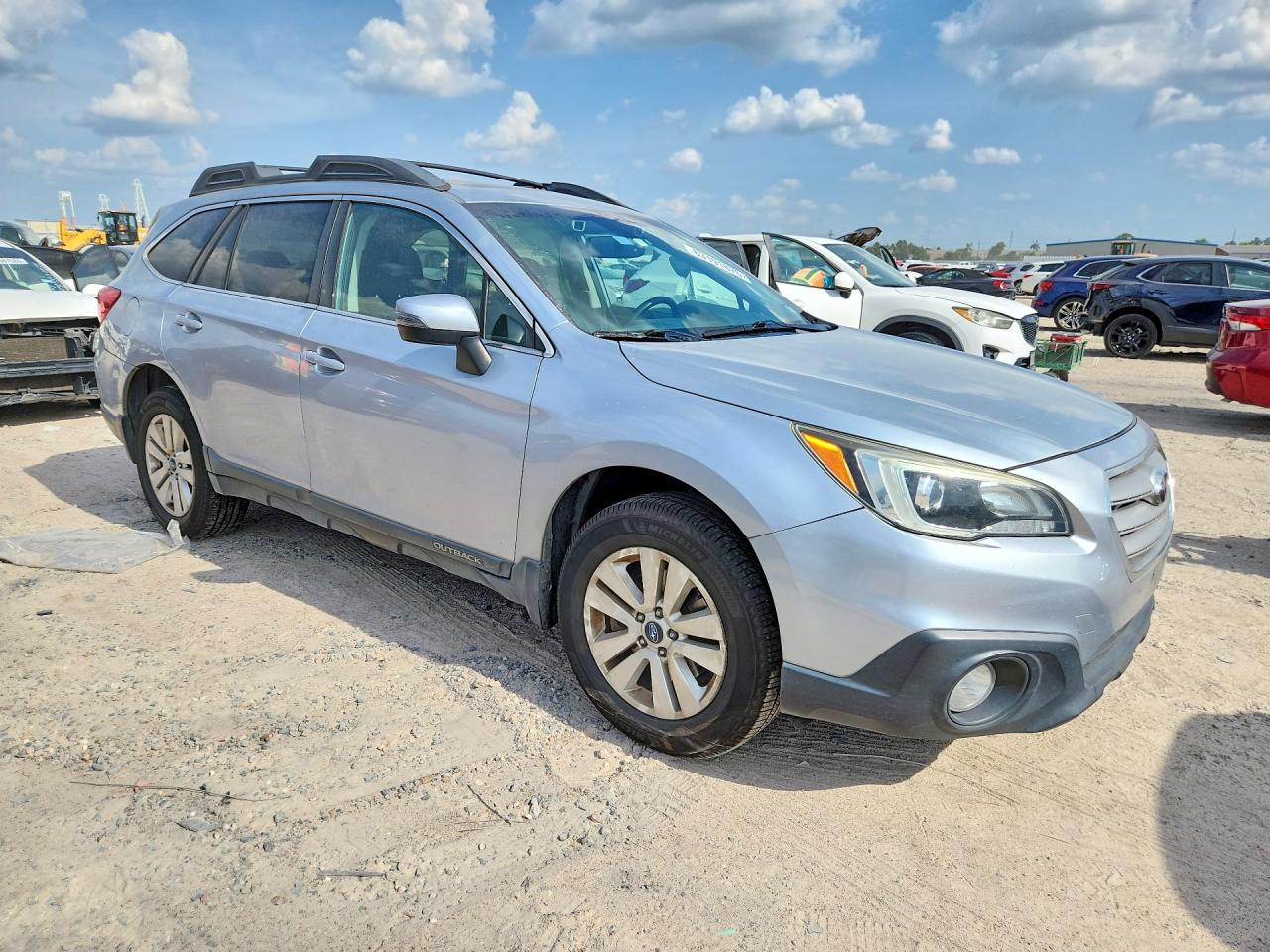 2015 Subaru Outback 2.5i Premium Silver vin: 4S4BSAHC5F3245130