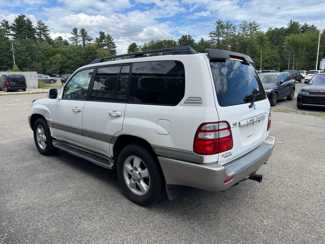 2005 Toyota Land Cruiser White vin: JTEHT05J152076068