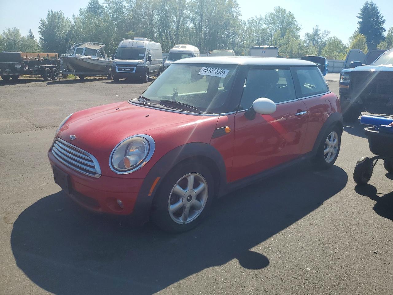 2010 Mini Cooper Red vin: WMWMF3C59ATZ61699