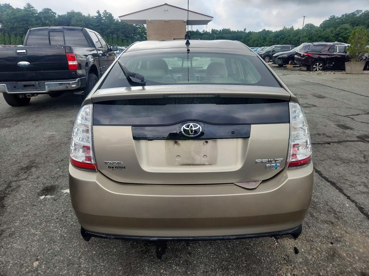 2006 Toyota Prius Base Gold vin: JTDKB20UX67081252