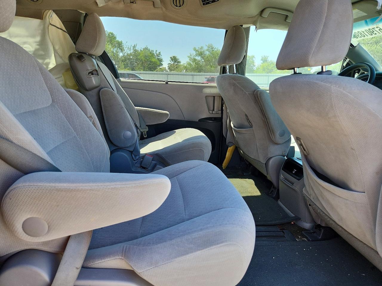 2015 Toyota Sienna Le Черный vin: 5TDKK3DC1FS563217