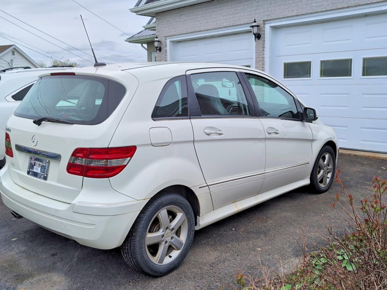2008 Mercedes-benz B200 White vin: WDDFH33XX8J322475