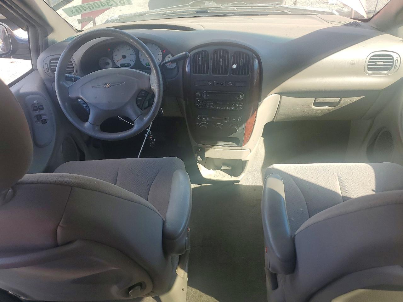2002 Chrysler Town & Country Lx Maroon vin: 2C4GP44352R693436