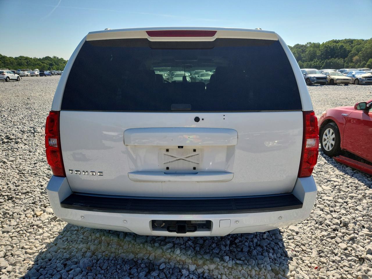 2008 Chevrolet Tahoe C1500 White vin: 1GNFC13068R115140