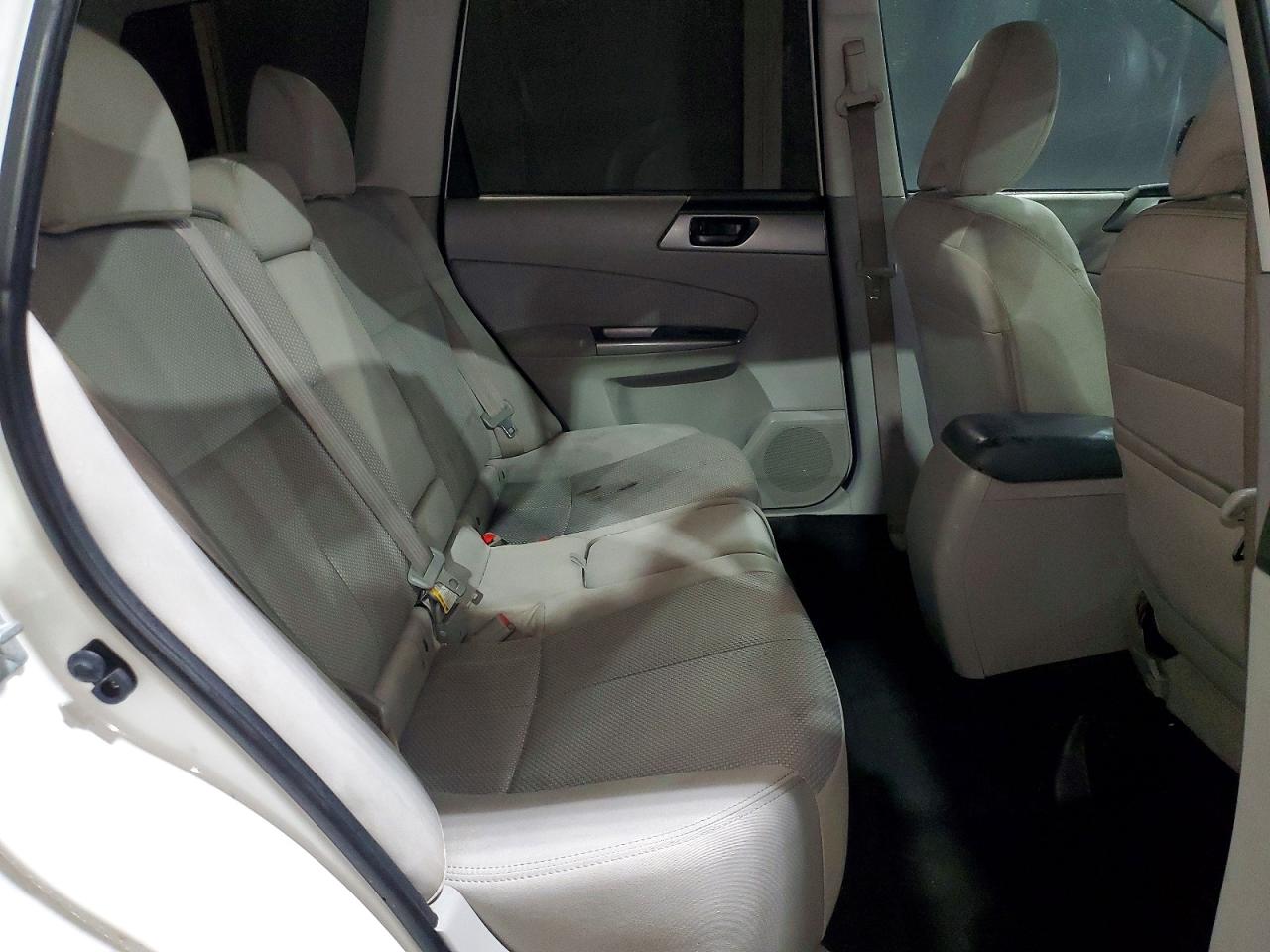 2011 Subaru Forester 2.5x Белый vin: JF2SHBBC9BH731102