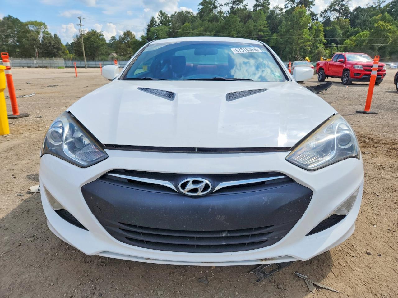 2013 Hyundai Genesis Coupe 3.8 R-spec White vin: KMHHU6KJ2DU083733