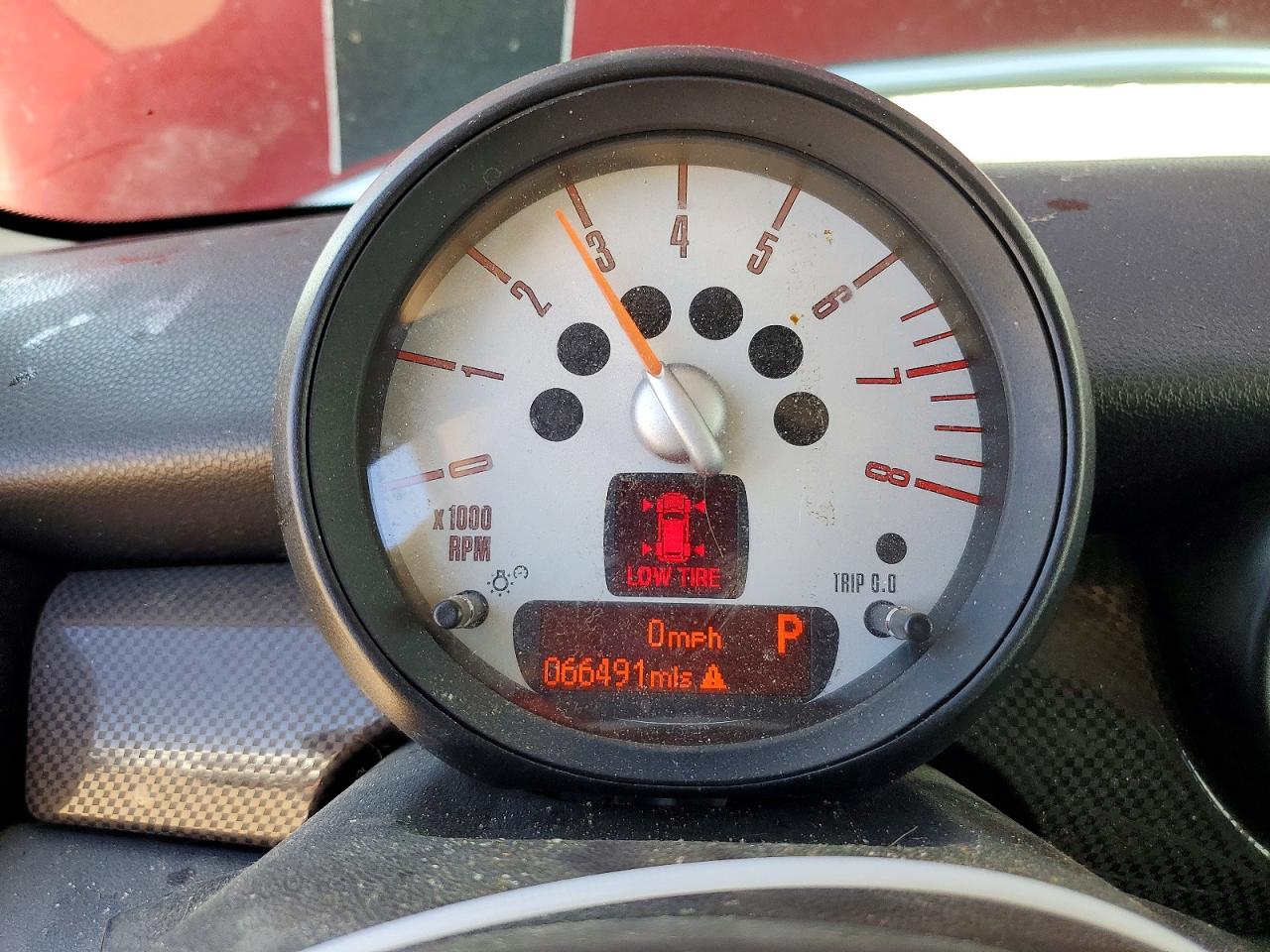 2012 Mini Cooper S Red vin: WMWSV3C57CT385513