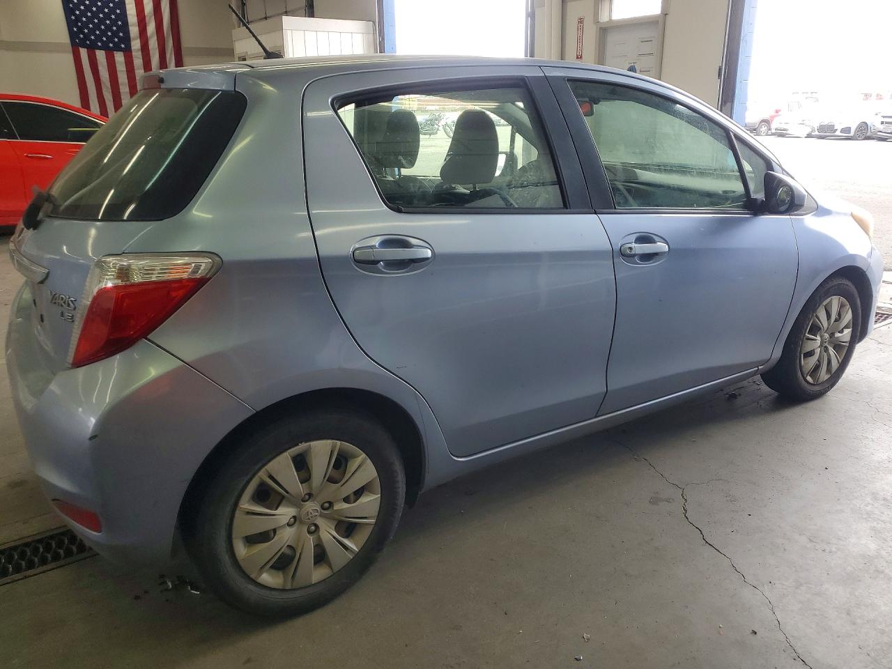2013 Toyota Yaris 5-door Le Blue vin: JTDKTUD37DD558857
