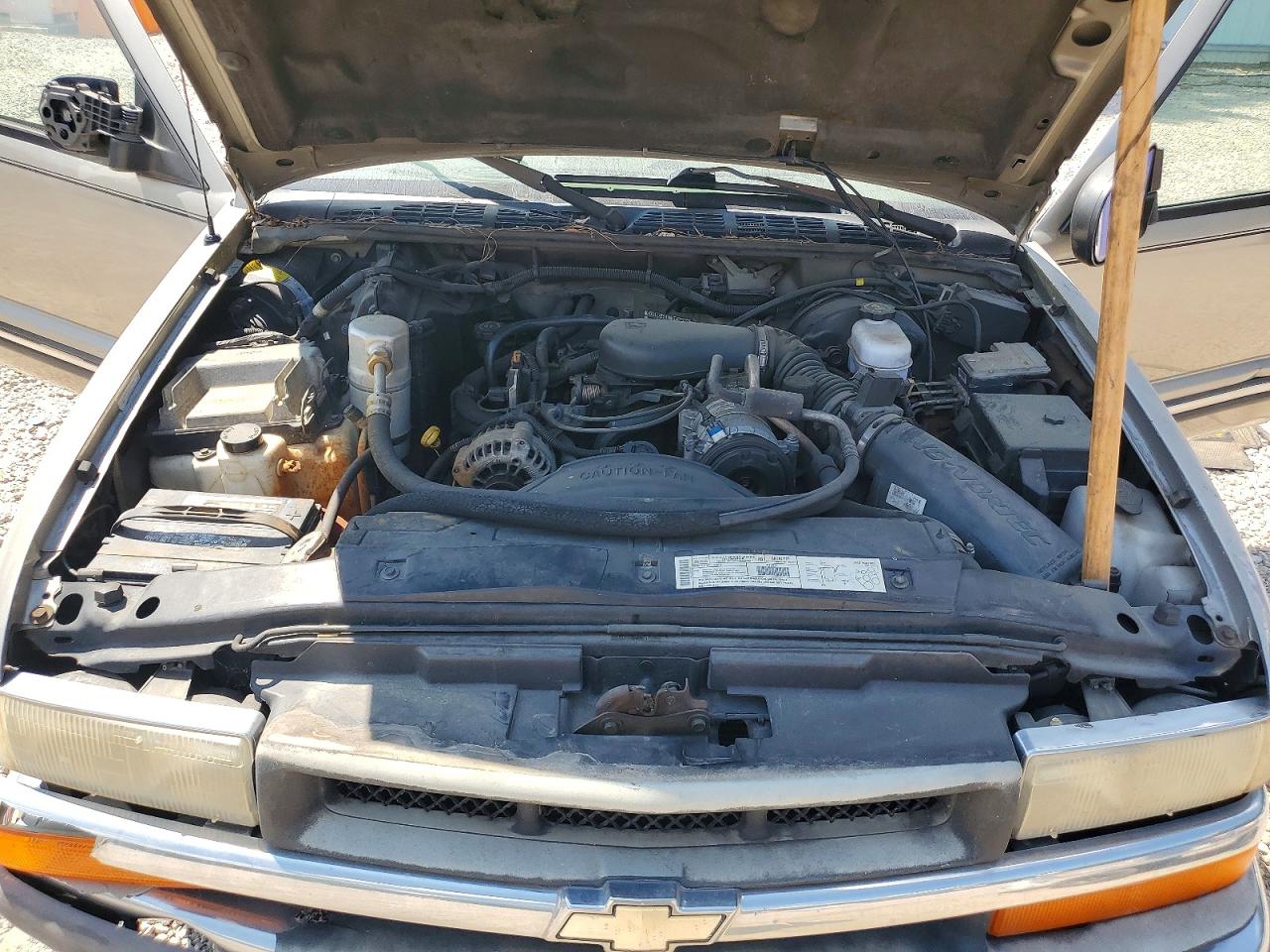 2001 Chevrolet S Truck S10 Beige vin: 1GCCS19W418145288