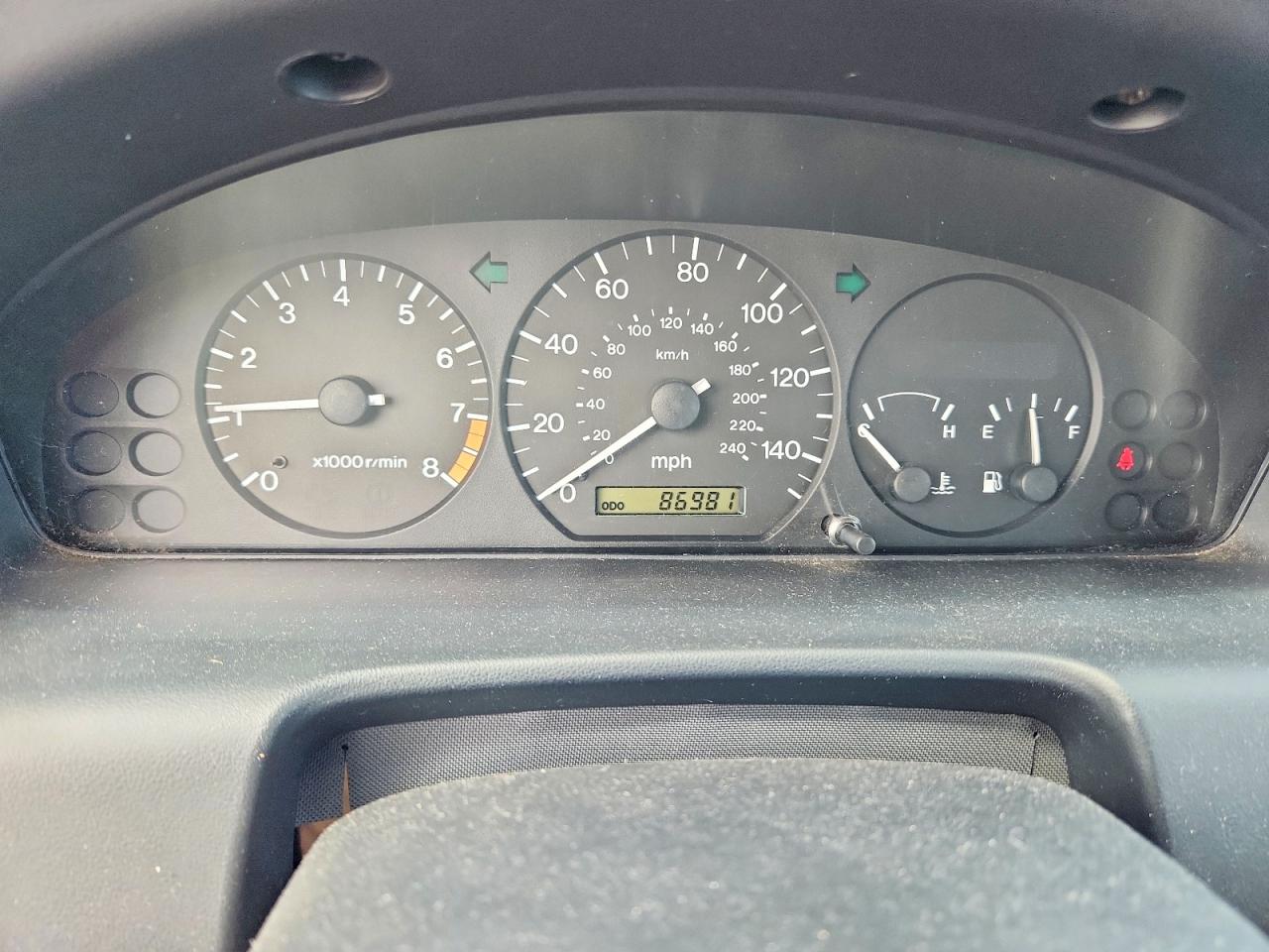 1999 Mazda 626 Es Tan vin: 1YVGF22D7X5871641