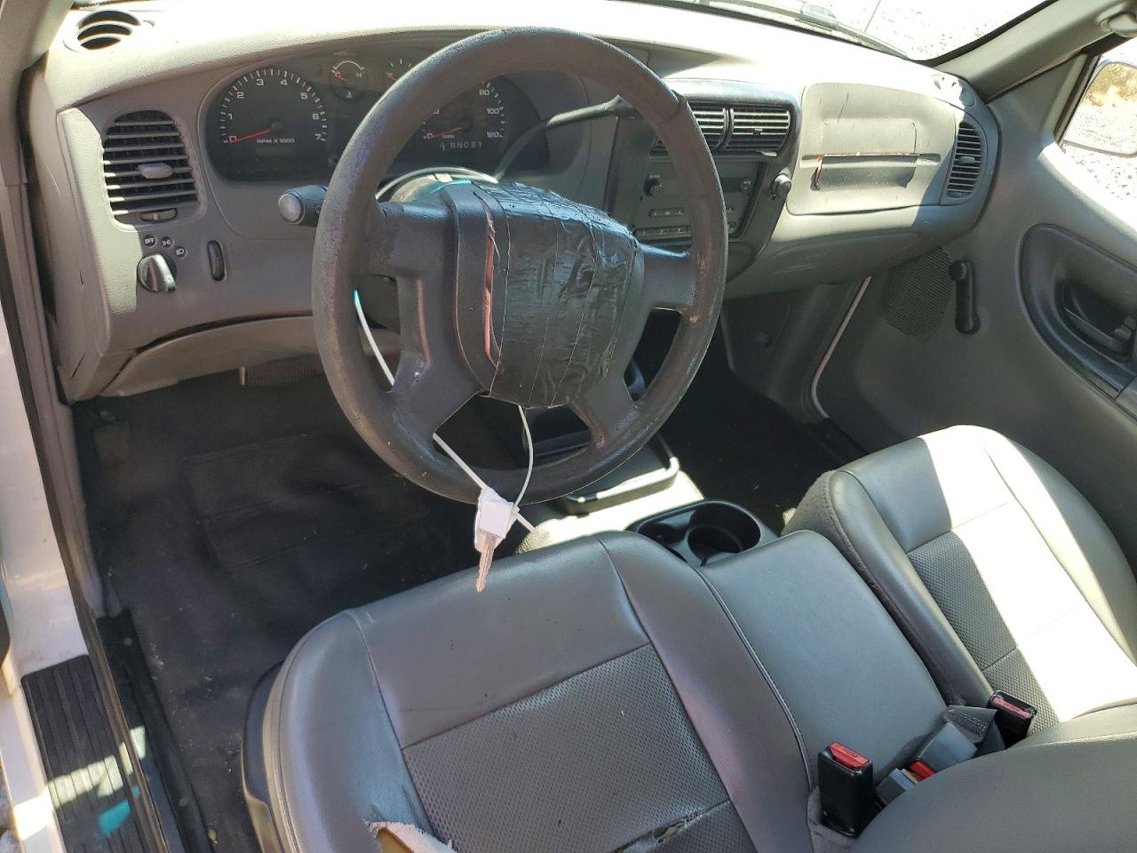 2005 Ford Ranger White vin: 1FTYR10U55PA54426