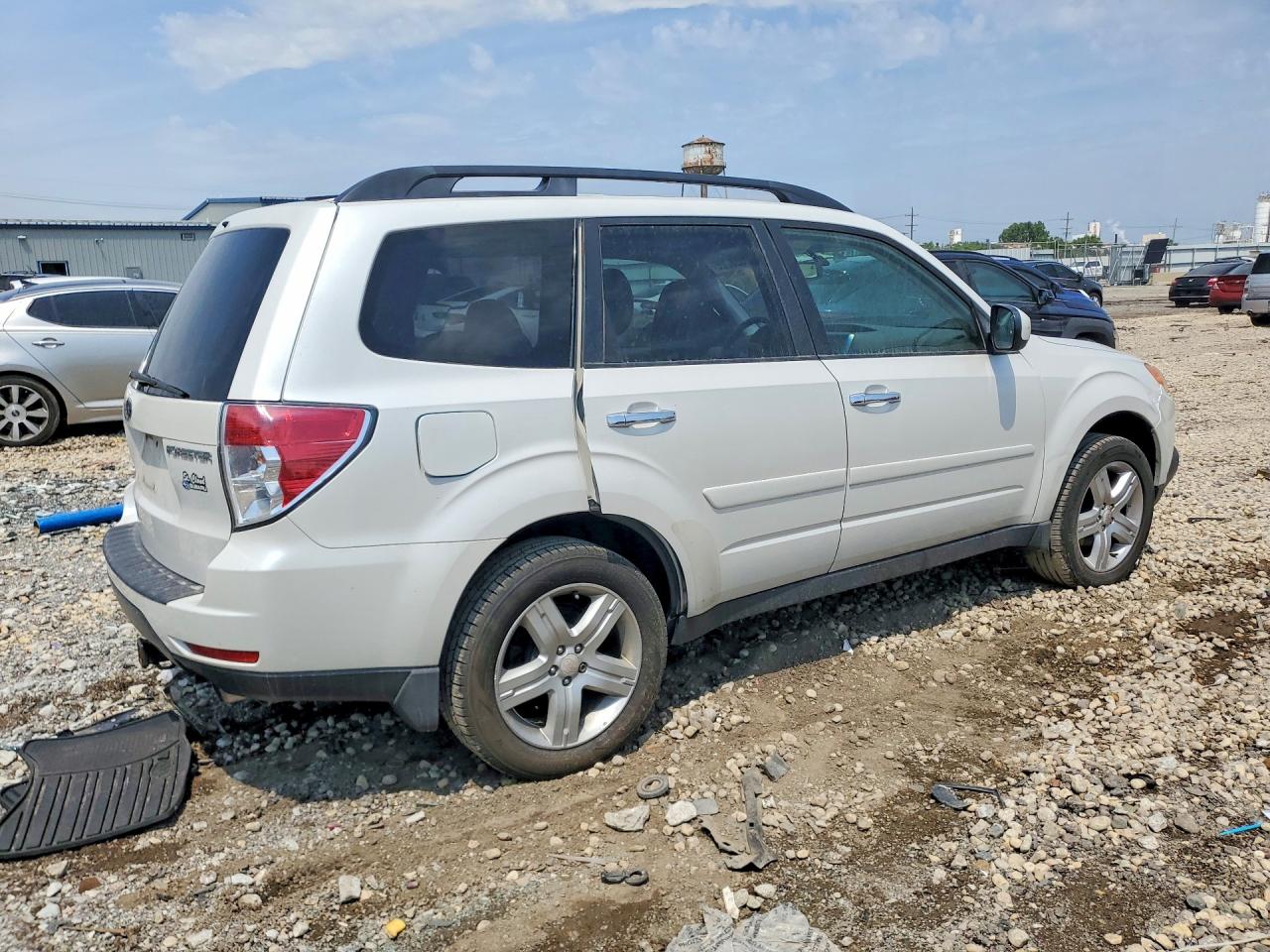 2010 Subaru Forester 2.5x Limited White vin: JF2SH6DCXAH742614