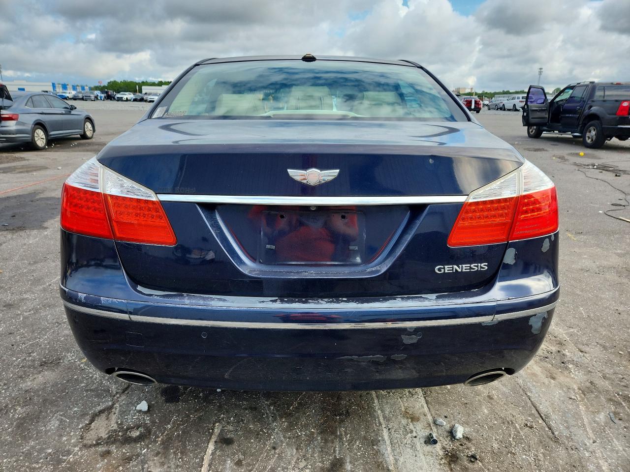 2010 Hyundai Genesis 3.8l Blue vin: KMHGC4DE8AU080060