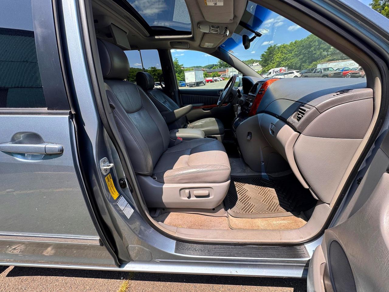 2006 Toyota Sienna Xle Limited 7 Passenger Blue vin: 5TDBA22C16S067155