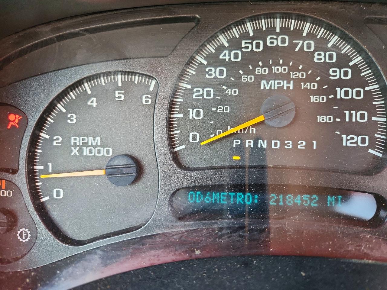 2006 Chevrolet Silverado C2500 Heavy Duty White vin: 1GCHC29U96E234631