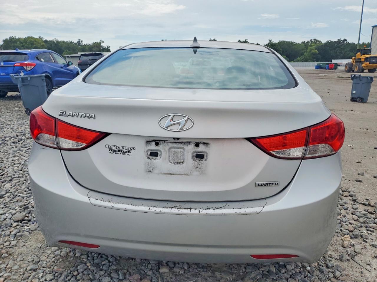 2013 Hyundai Elantra Limited Silver vin: KMHDH4AE6DU689502