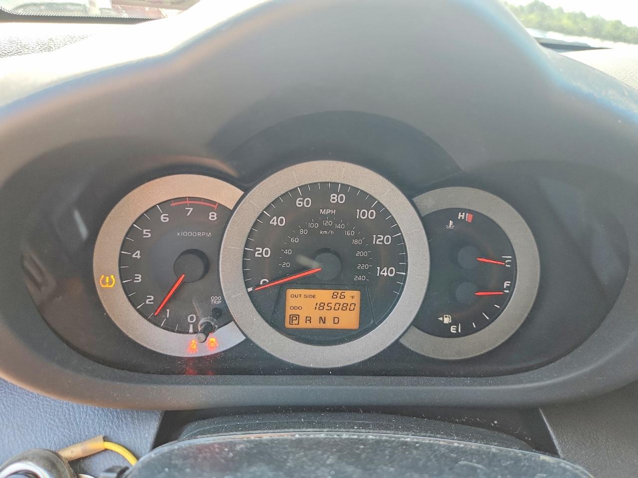 2008 Toyota Rav4 Sport Red vin: JTMBK32V585047259