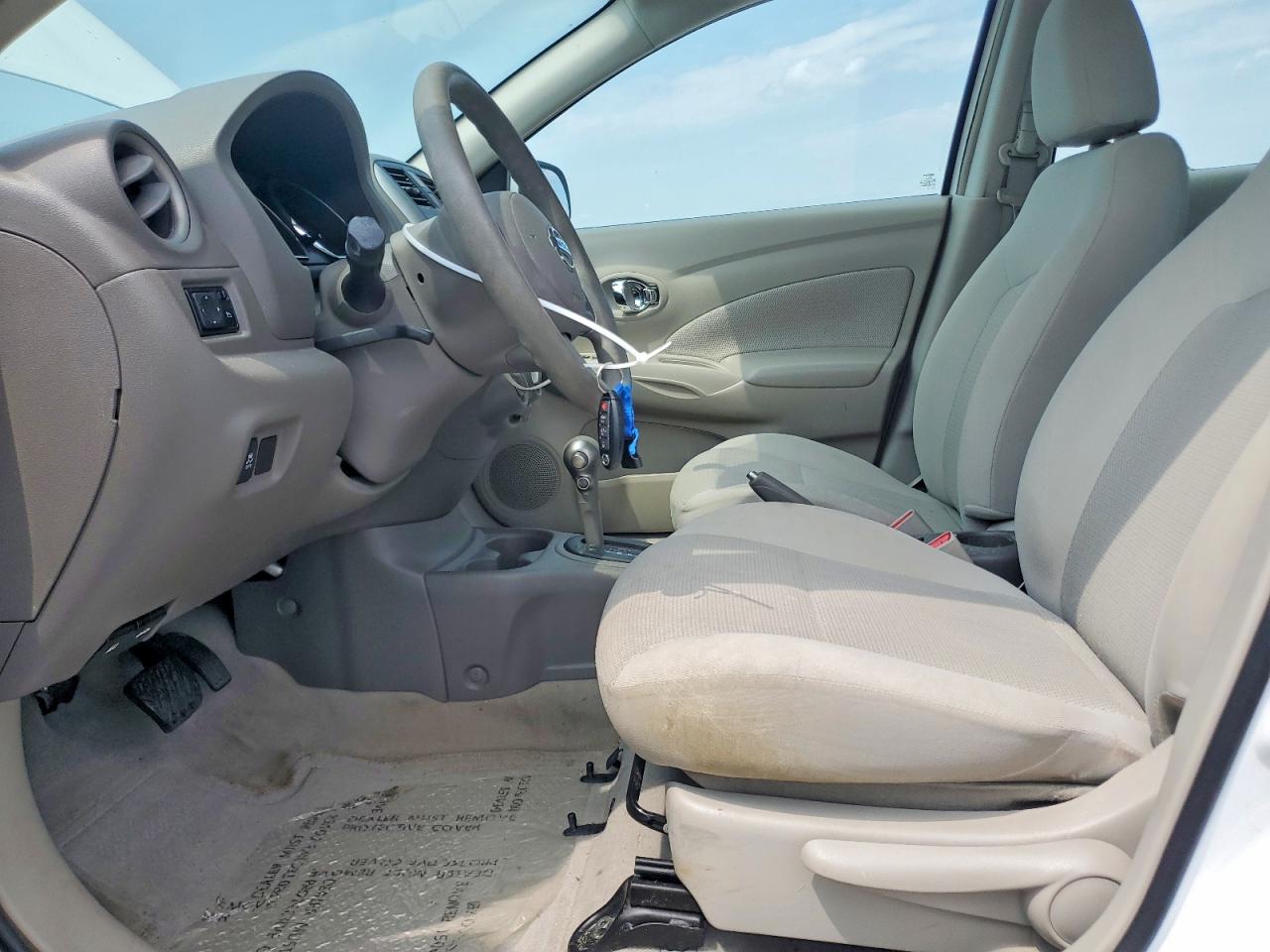 2013 Nissan Versa 1.6 S White vin: 3N1CN7AP6DL869362