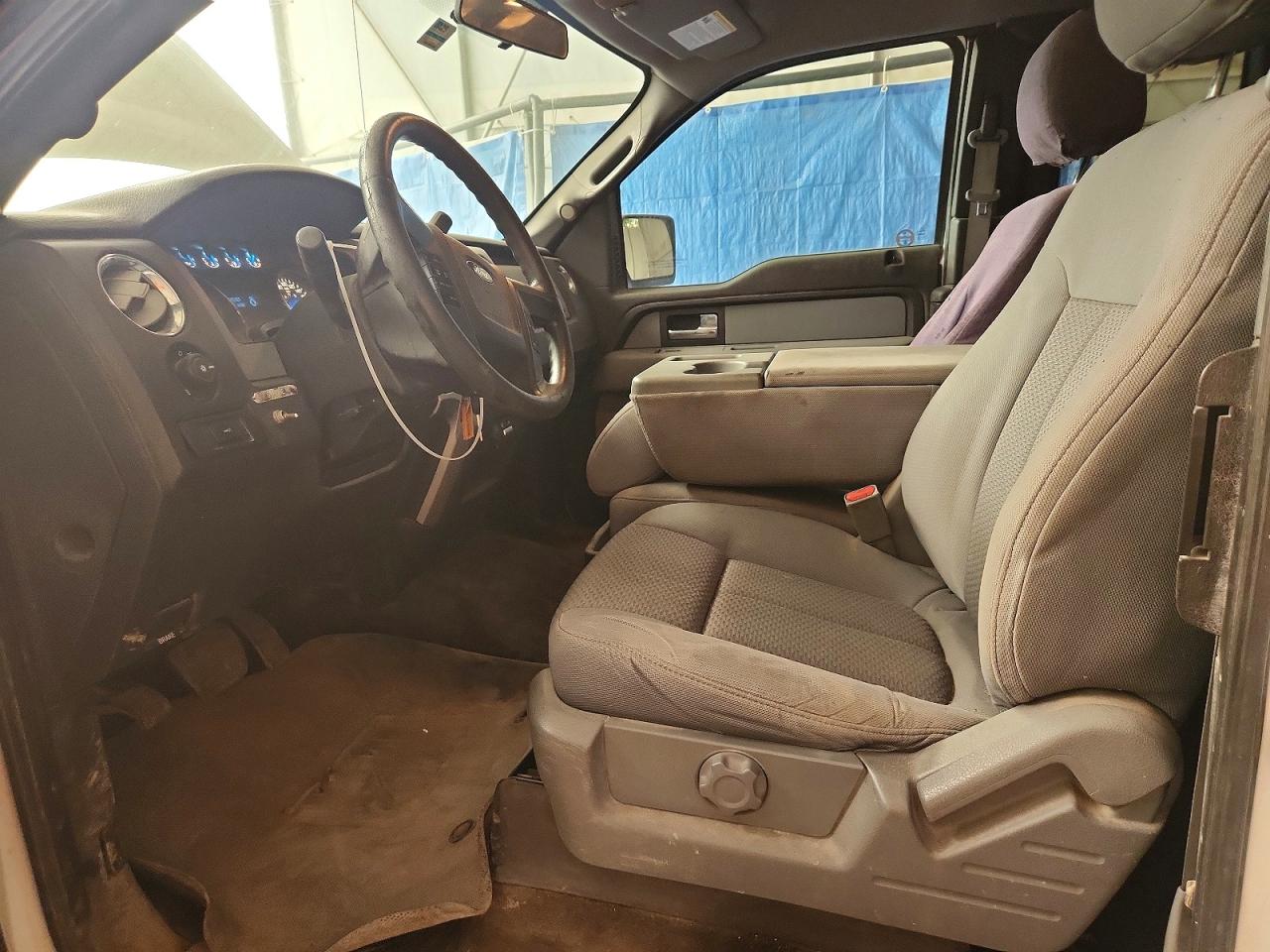2014 Ford F150 Super Cab White vin: 1FTVX1EFXEKF11912
