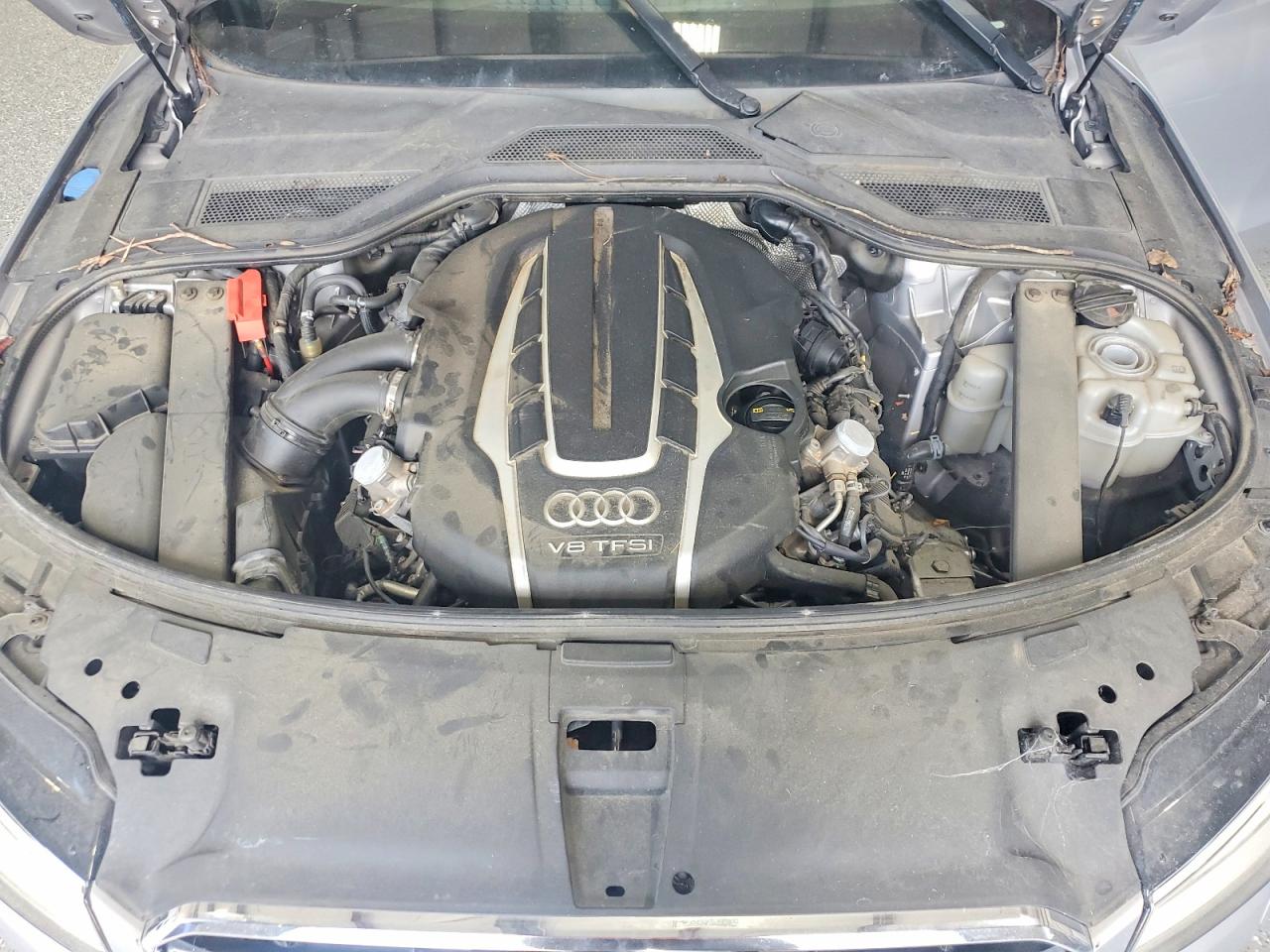 2015 Audi A8 L Quattro Silver vin: WAU32AFD0FN029353