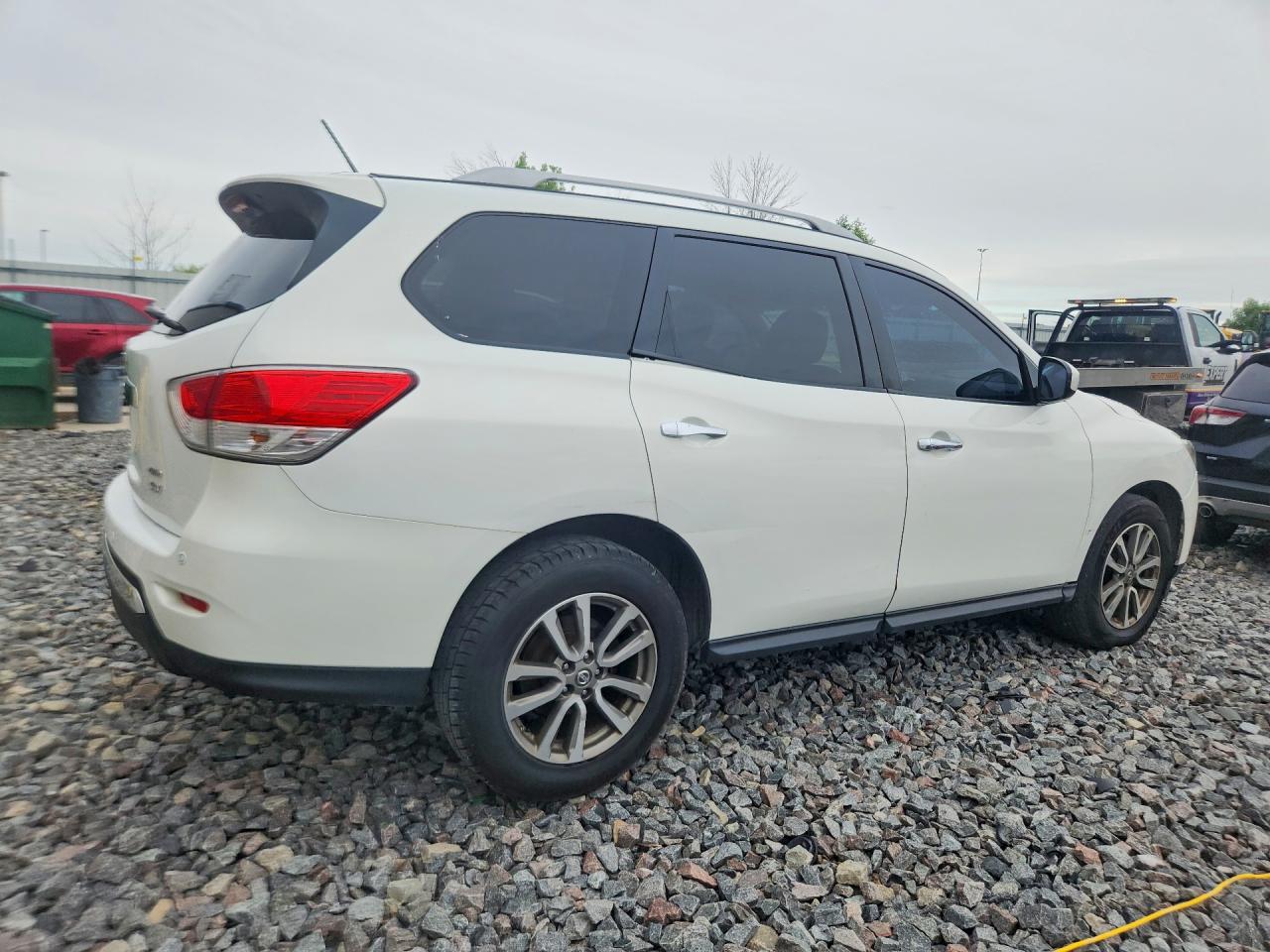 2014 Nissan Pathfinder Sv White vin: 5N1AR2MM0EC688294