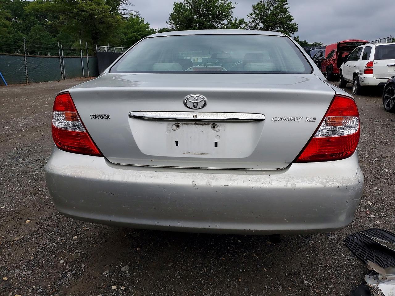 2002 Toyota Camry Xle Silver vin: 4T1BE32K12U058040