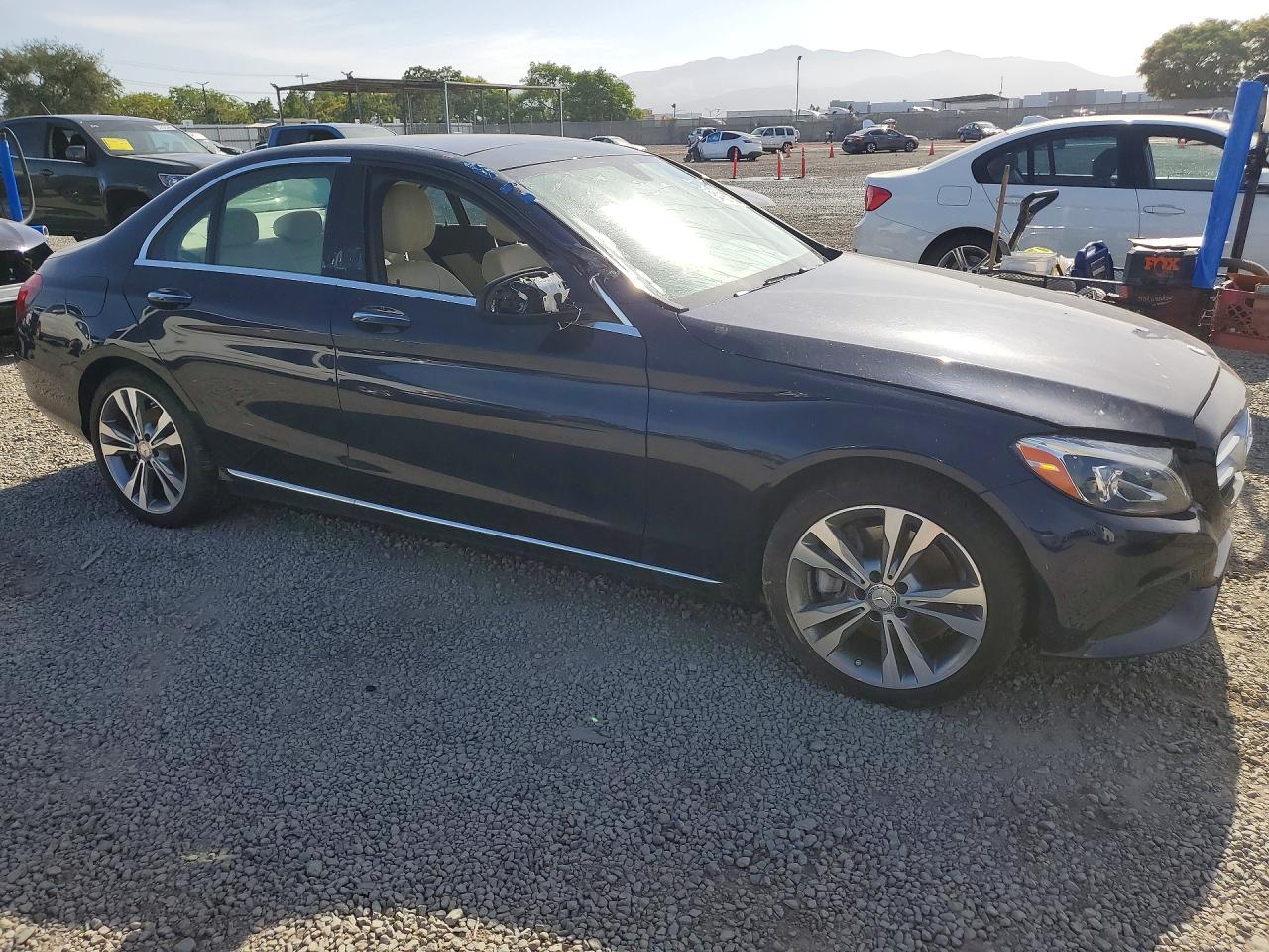 2015 Mercedes-benz C 300 4matic Синий vin: 55SWF4KB1FU019082