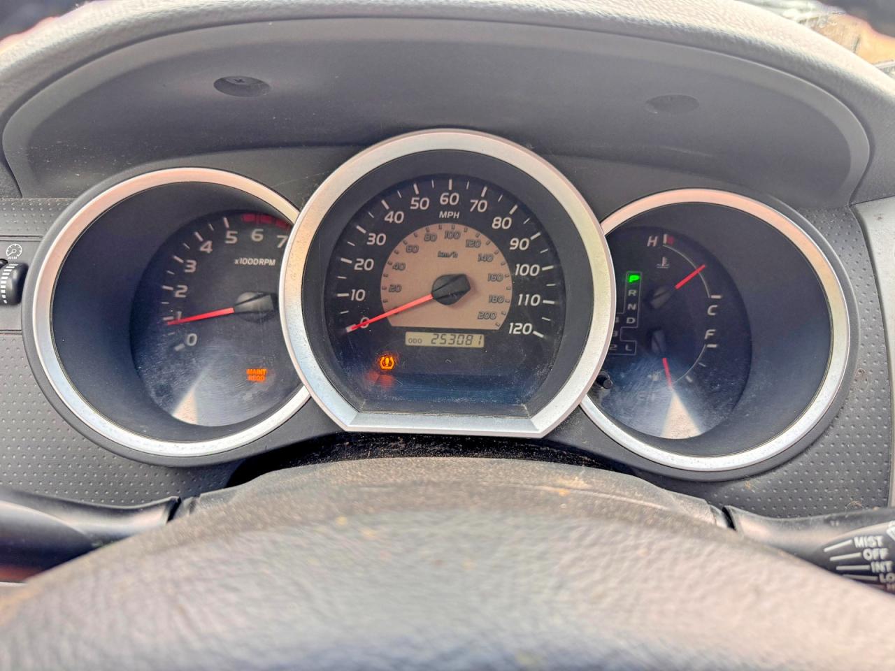 2006 Toyota Tacoma V6 White vin: 5TEUU42N86Z147570