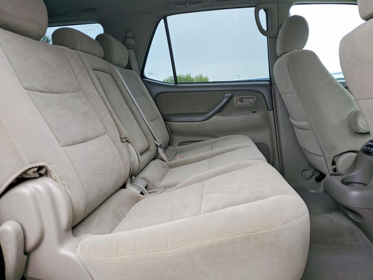 2006 Toyota Sequoia Sr5 Gold vin: 5TDBT44A26S264546