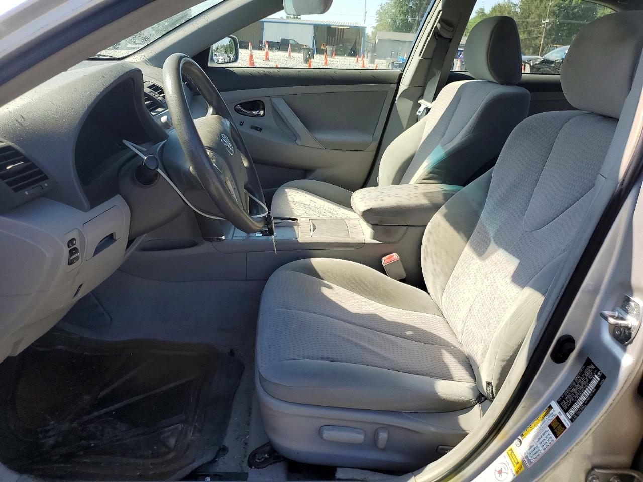 2011 Toyota Camry Le Silver vin: 4T1BF3EK7BU133624