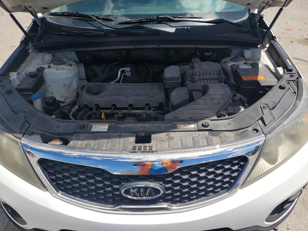 2011 Kia Sorento Lx Белый vin: 5XYKT4A18BG130197