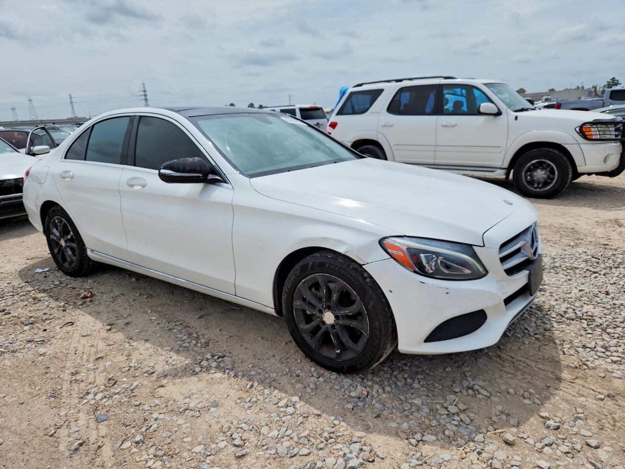 2015 Mercedes-benz C 300 4matic White vin: 55SWF4KB2FU001612