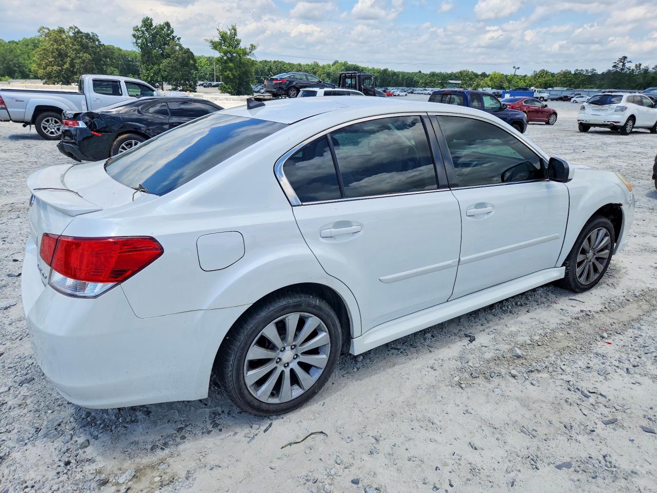 2011 Subaru Legacy 2.5i Limited White vin: 4S3BMBL62B3237308