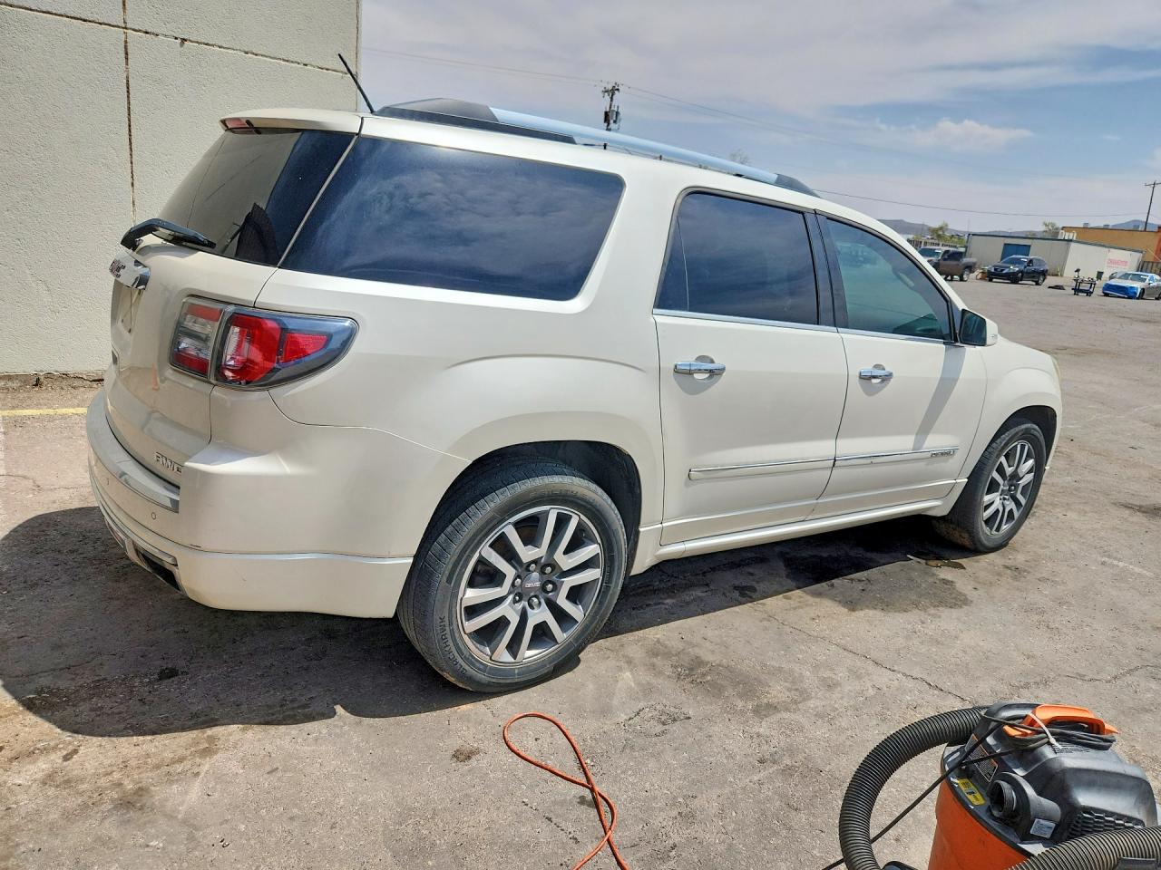 2014 Gmc Acadia Denali Белый vin: 1GKKVTKD7EJ358889