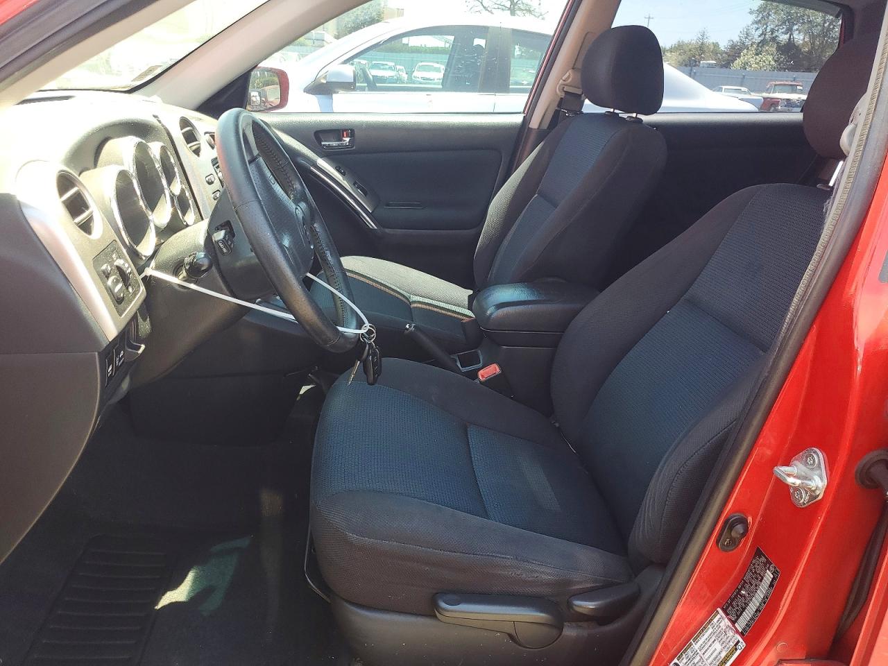 2005 Toyota Corolla Matrix Xr Red vin: 2T1KR32E05C416636