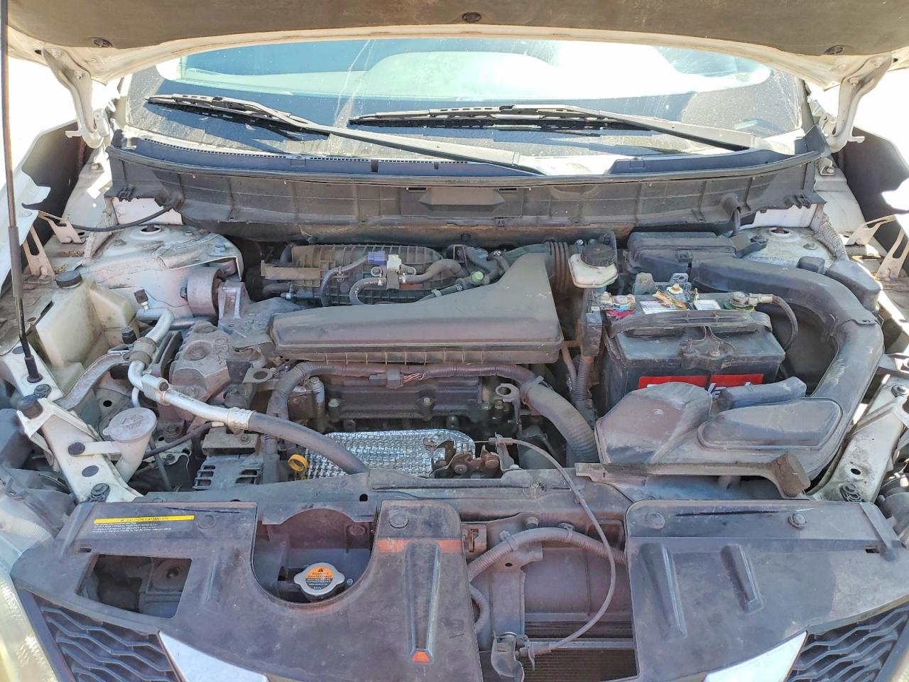 2014 Nissan Rogue S White vin: 5N1AT2ML2EC835739