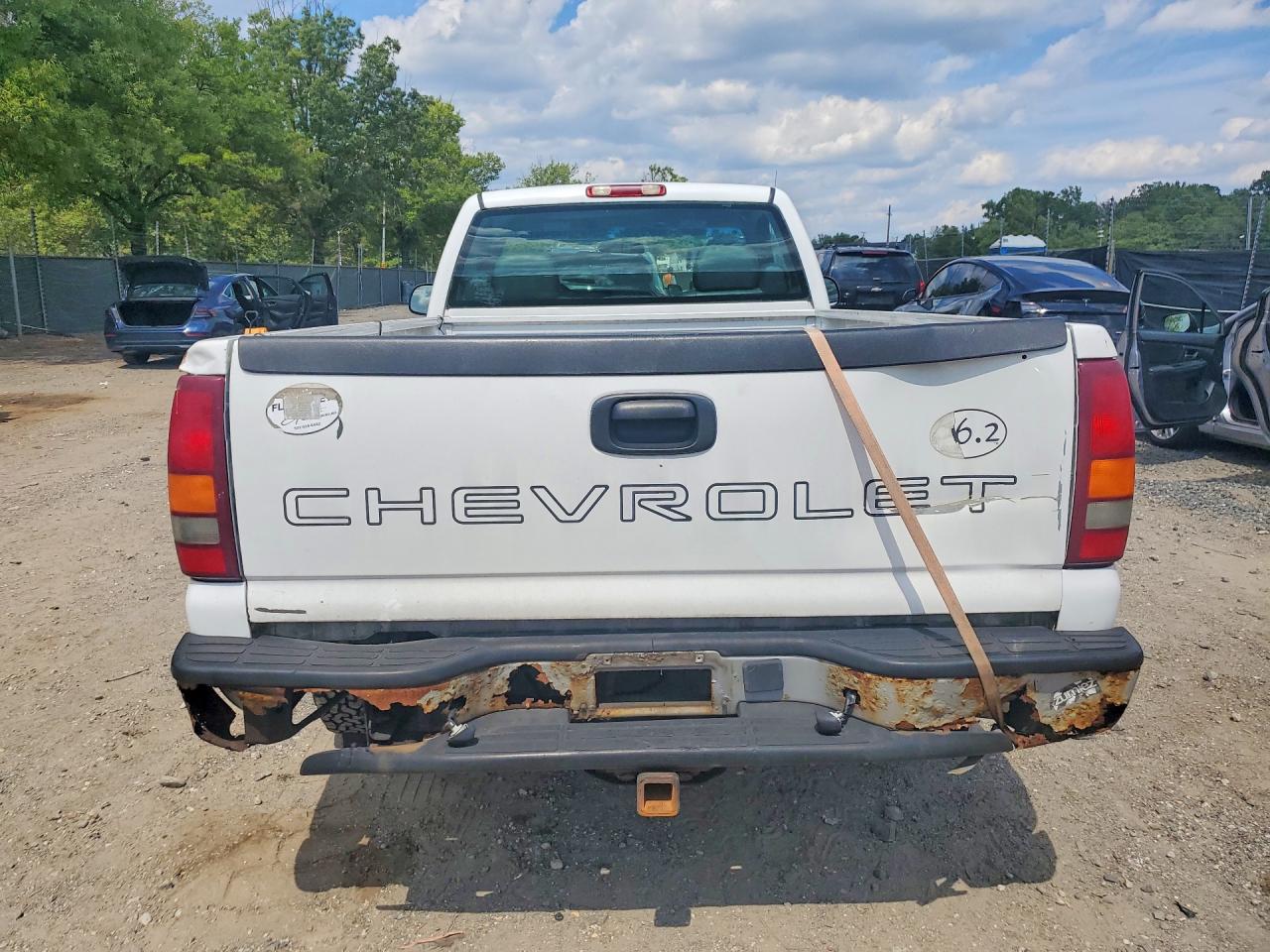 2002 Chevrolet Silverado C1500 White vin: 1GCEC14W92Z277634