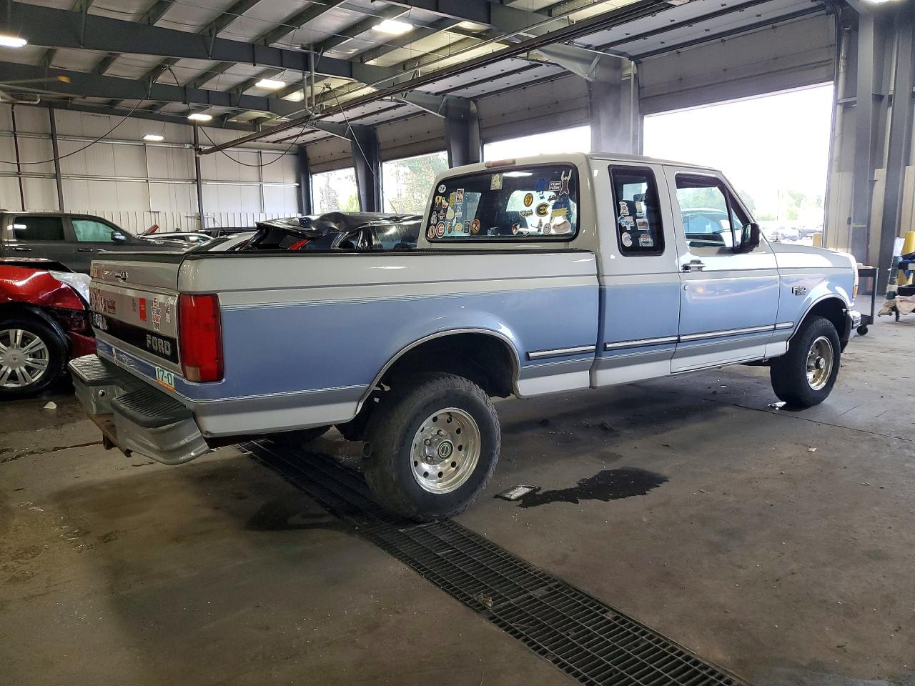 1996 Ford F150 Two Tone vin: 1FTEX14N2TKA58701