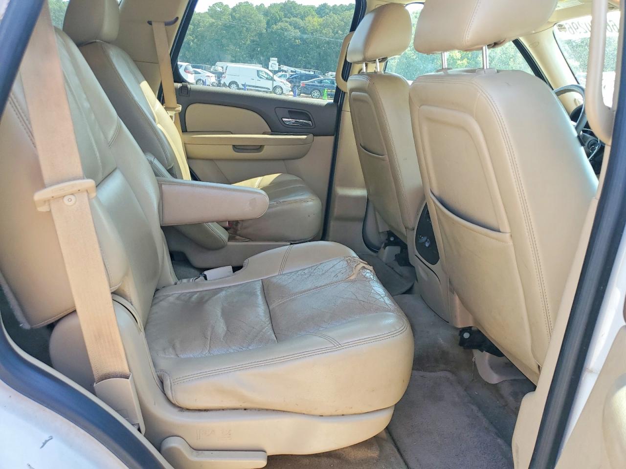 2012 Chevrolet Tahoe C1500 Lt White vin: 1GNSCBE08CR263199